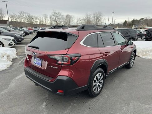 Used 2023 Subaru Outback Premium image 6