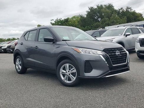 New 2025 Nissan Kicks Play S image 7