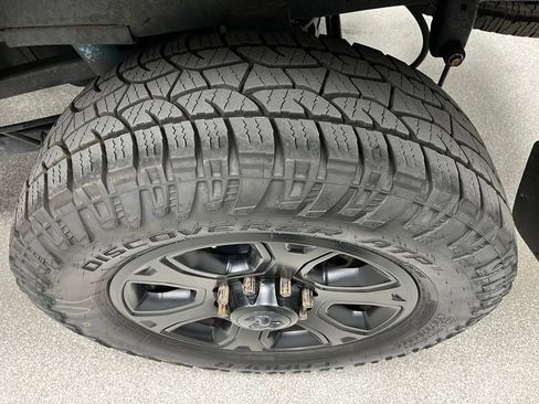 Used 2018 RAM 2500 Laramie w/ Sport Appearance Group AWD/4WD image 16