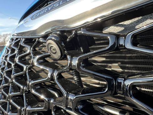 New 2026 Chrysler Pacifica Select image 11