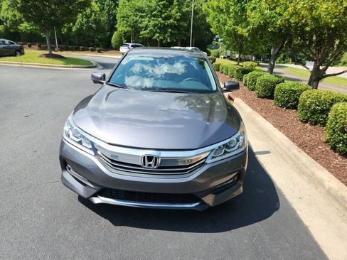 Used 2016 Honda Accord EX image 16