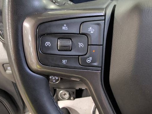 Used 2024 Chevrolet Silverado 2500 ZR2 w/ Technology Package image 8