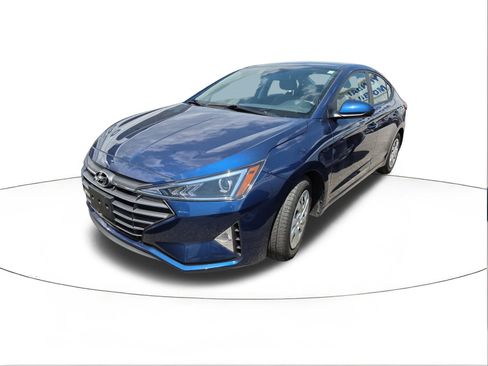 Used 2020 Hyundai Elantra SE FWD image 4