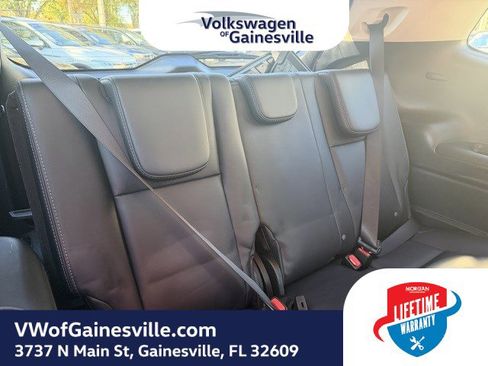 Used 2023 Subaru Ascent Touring image 9