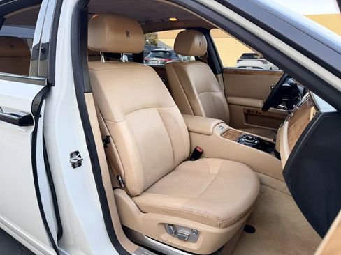 Used 2011 Rolls-Royce Ghost image 43