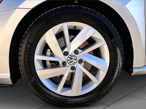 Used 2018 Volkswagen Passat 2.0T SE image 10
