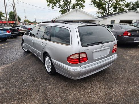 Used 2000 Mercedes-Benz E 320 4MATIC Wagon image 7