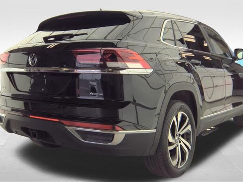 Used 2023 Volkswagen Atlas Cross Sport SEL AWD/4WD image 2