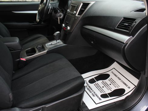 Used 2014 Subaru Outback 2.5i Premium image 17