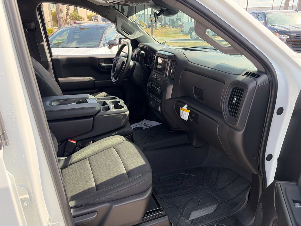 Used 2025 Chevrolet Silverado 1500 Custom RWD image 9