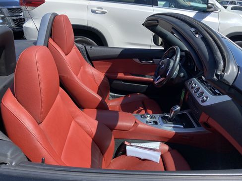 Used 2011 BMW Z4 sDrive35i RWD image 19