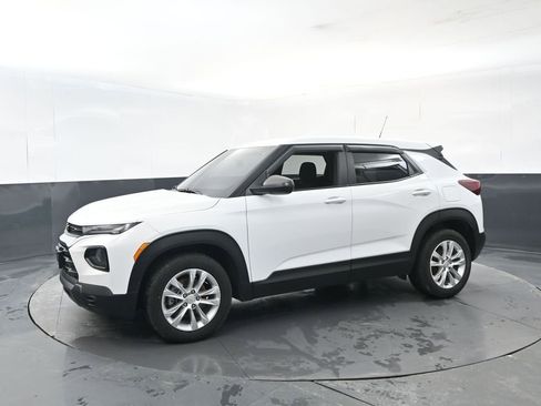 Certified 2023 Chevrolet TrailBlazer LS image 2