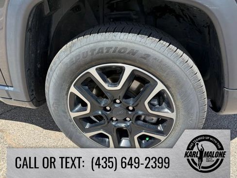 Used 2020 Jeep Compass Trailhawk w/ Cold Weather Group AWD/4WD image 9