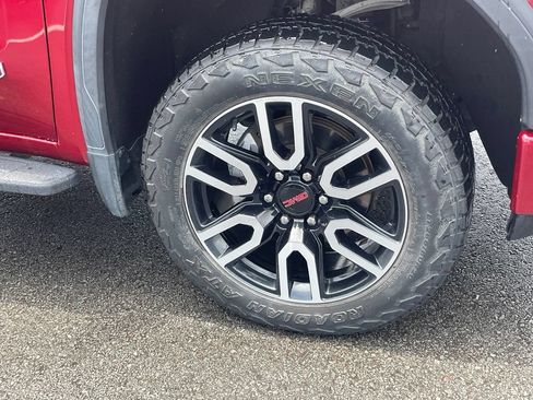Used 2022 GMC Sierra 1500 AT4 w/ AT4 Premium Package AWD/4WD image 31
