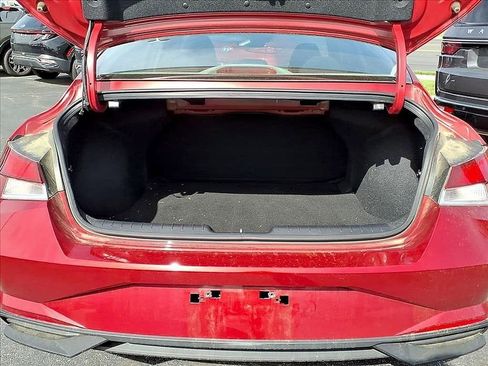 Certified 2023 Hyundai Elantra SE FWD image 24