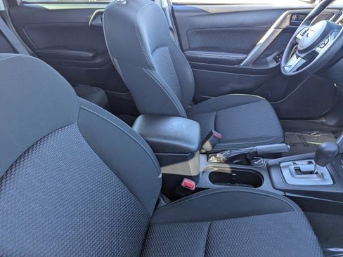 Used 2017 Subaru Forester 2.5i image 10