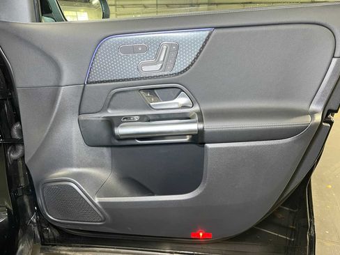 Used 2025 Mercedes-Benz GLA 250 4MATIC image 10