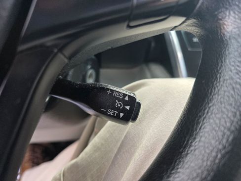 Used 2017 Toyota Camry LE image 35