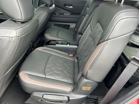 New 2026 Nissan Pathfinder Platinum w/ Lighting Package AWD/4WD image 20