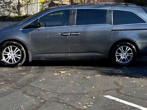 Used 2012 Honda Odyssey EX-L image 2
