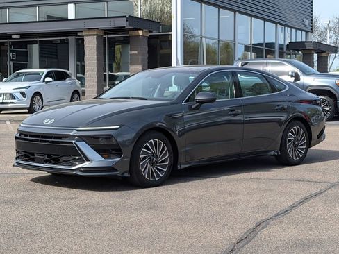 Used 2025 Hyundai Sonata SEL FWD image 4