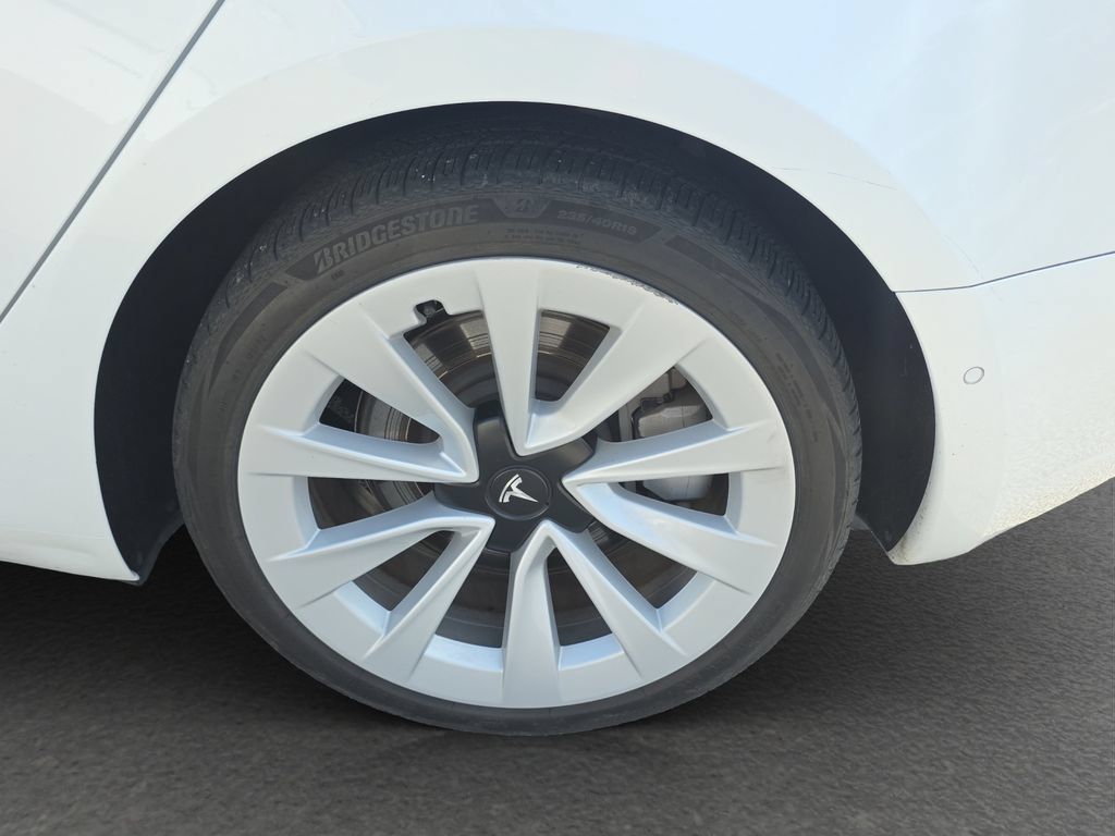 Used 2022 Tesla Model 3 Long Range AWD/4WD image 5