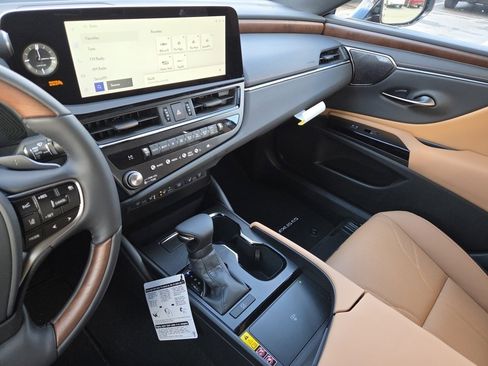 New 2025 Lexus ES 350 Ultra Luxury image 39