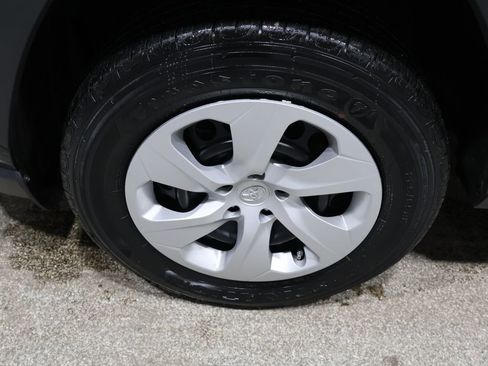 Used 2024 Toyota RAV4 LE image 9