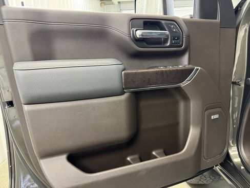 Used 2022 GMC Sierra 2500 Denali w/ Denali Ultimate Package image 9