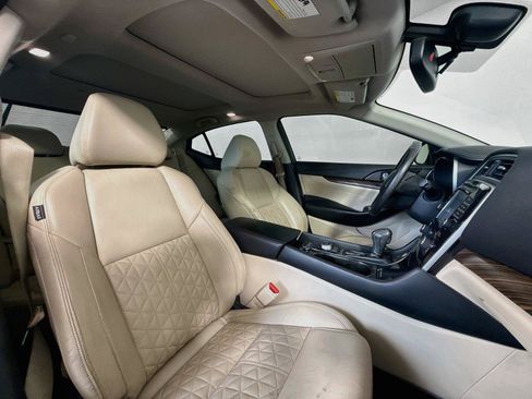 Used 2017 Nissan Maxima Platinum w/ Medallion Package FWD image 12