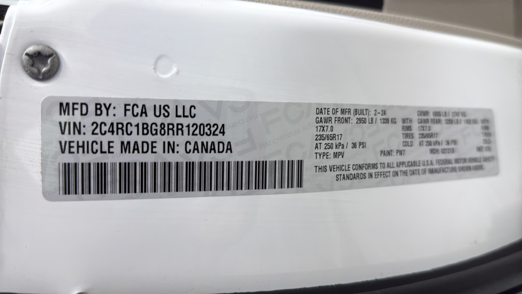 Used 2024 Chrysler Pacifica Touring-L FWD image 29