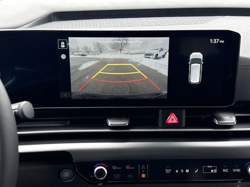 New 2026 Kia Carnival LXS FWD image 23