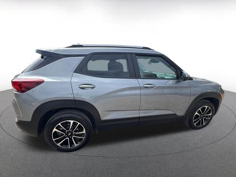 Used 2025 Chevrolet TrailBlazer LT image 4