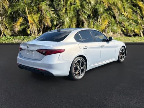 Used 2022 Alfa Romeo Giulia Ti w/ Active Assist Plus Package RWD image 4