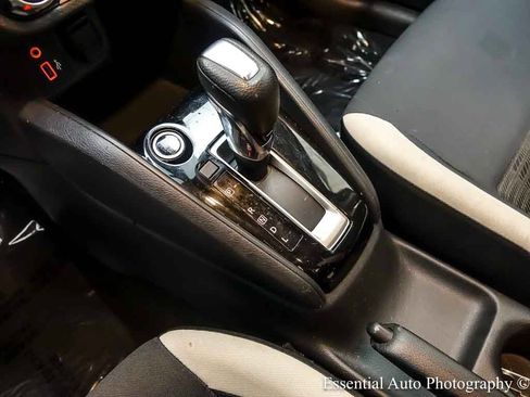 Used 2020 Nissan Versa SV FWD image 20