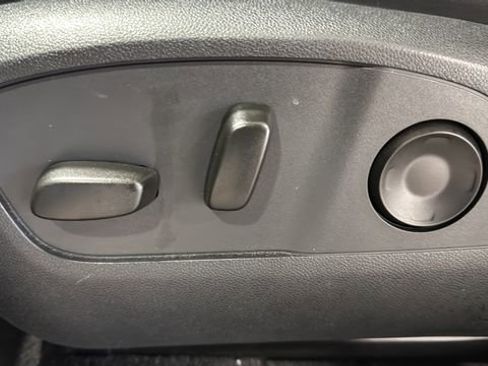 Used 2025 Buick Enclave Preferred image 23