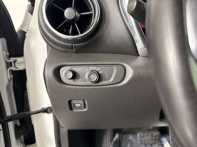 Used 2019 Chevrolet Blazer LT FWD image 14