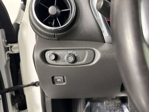 Used 2019 Chevrolet Blazer LT FWD image 14