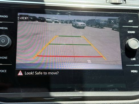 Used 2023 Volkswagen Tiguan SE image 8