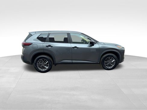 Used 2023 Nissan Rogue S AWD/4WD image 6
