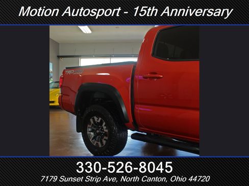 Used 2017 Toyota Tacoma TRD Off-Road w/ Premium & Technology Package image 52