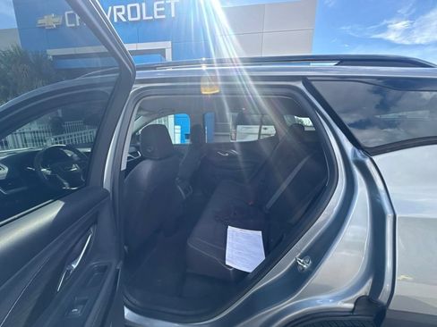 Used 2023 GMC Terrain SLE w/ Elevation Edition FWD image 10