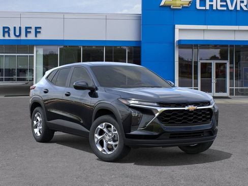 New 2026 Chevrolet Trax LS w/ LS Convenience Package FWD image 7