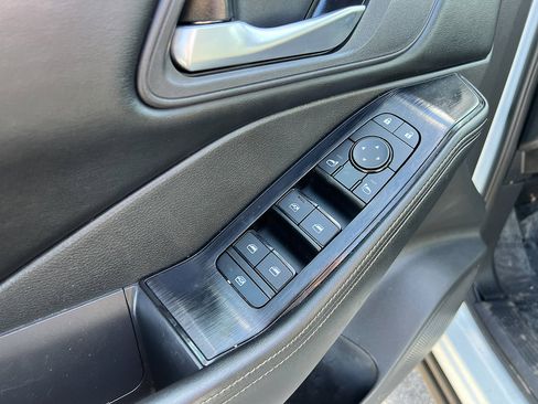 Used 2024 Nissan Rogue SV image 14