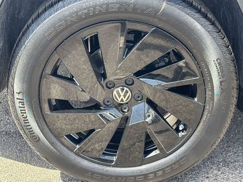 New 2026 Volkswagen Atlas Cross Sport SE FWD image 6