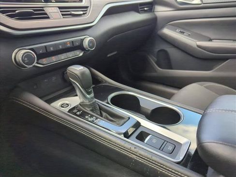 Used 2024 Nissan Altima 2.5 SV w/ SV Premium Package FWD image 16