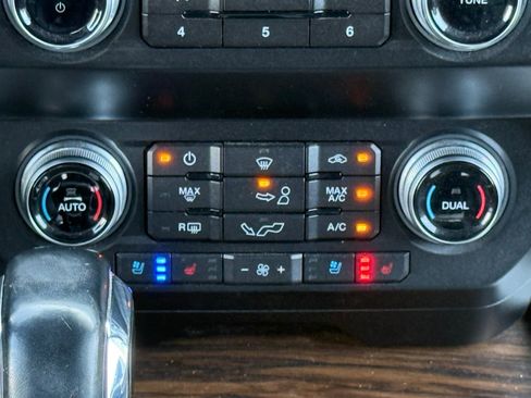 Used 2019 Ford F150 Lariat w/ Equipment Group 502A Luxury image 26