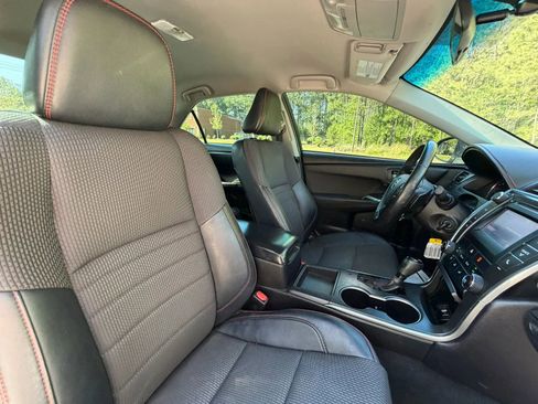 Used 2017 Toyota Camry SE FWD image 20