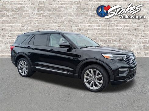 Used 2023 Ford Explorer Platinum w/ Technology Package image 2