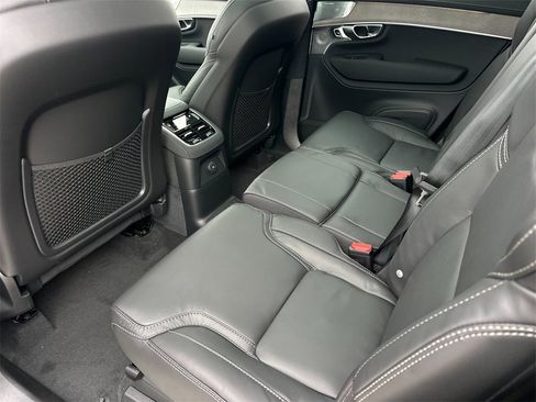 New 2026 Volvo XC90 T8 Ultra w/ Lounge Package image 11